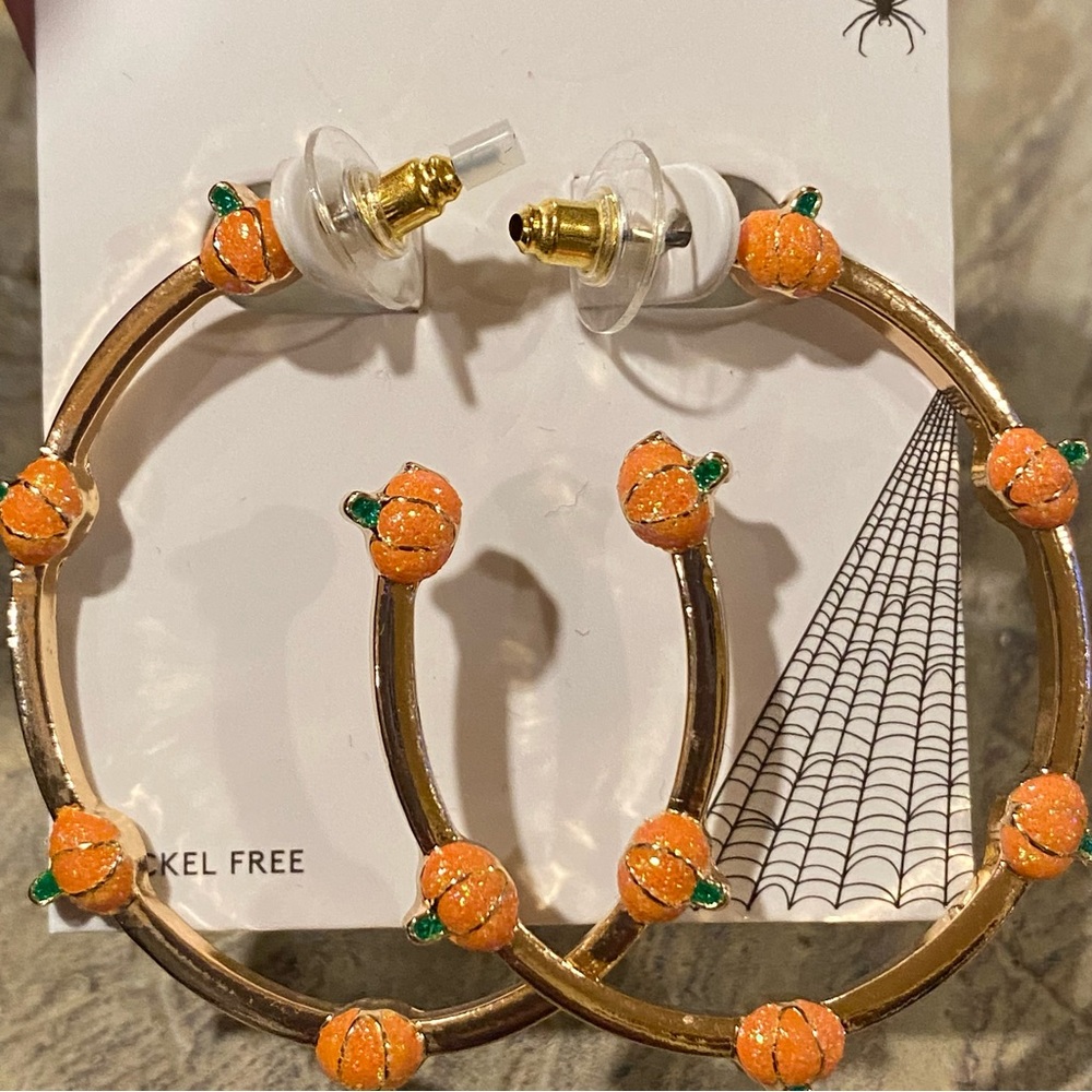 Leith Glitter Pumpkin Oval Hoop Earrings Goldtone 
NWT